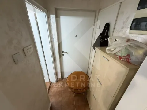 Izdavanje, jednosoban stan, 38m², Centar, Podgorica - image 9