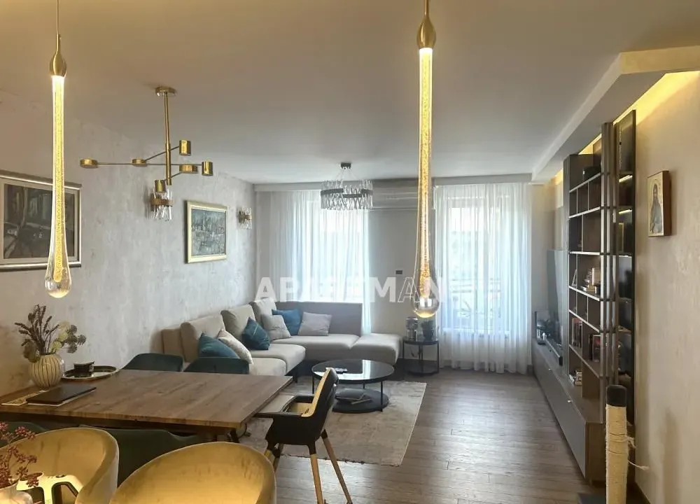 Prodaja, četvorosoban stan, 115m², Južni Bulevar, Vračar Sve Podlokacije