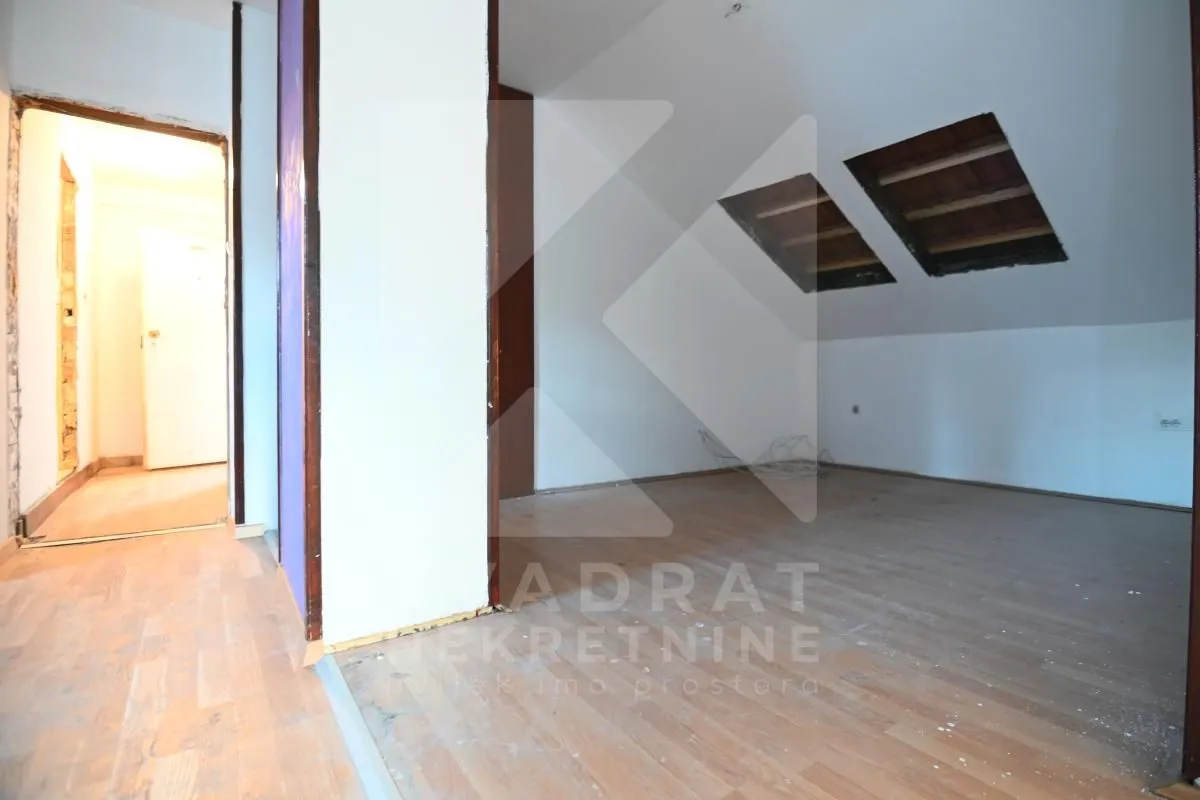 Prodaja, trosoban stan, 74m², Centar, Podgorica