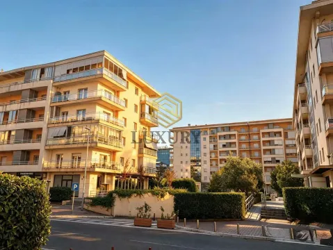 Rent, office space, 39m², City Kvart, Podgorica - image 1