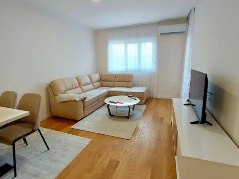 Izdavanje, jednosoban stan, 49m², Central Point, Podgorica - image 3