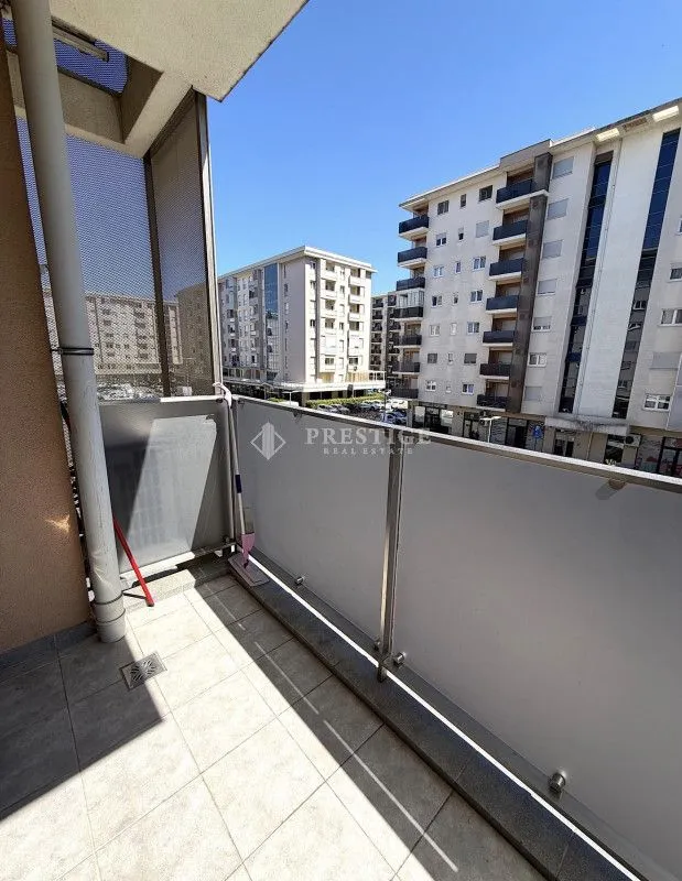 Izdavanje, dvosoban stan, 72m², City Kvart, Podgorica