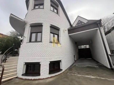 Prodaja, poslovni prostor, 770m², Salajka, Novi Sad Sve Podlokacije - image 1