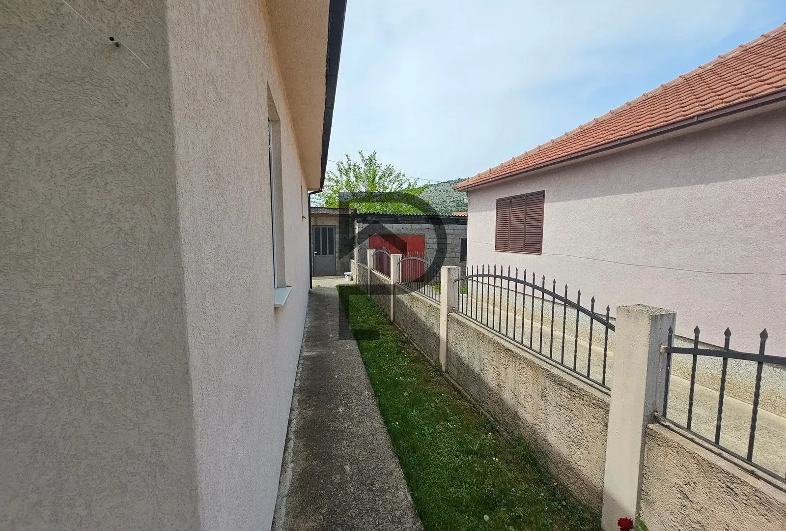 Rent, house, 120m², Tološi, Podgorica