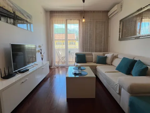 Izdavanje, jednosoban stan, 60m², Centar, Bar - image 3