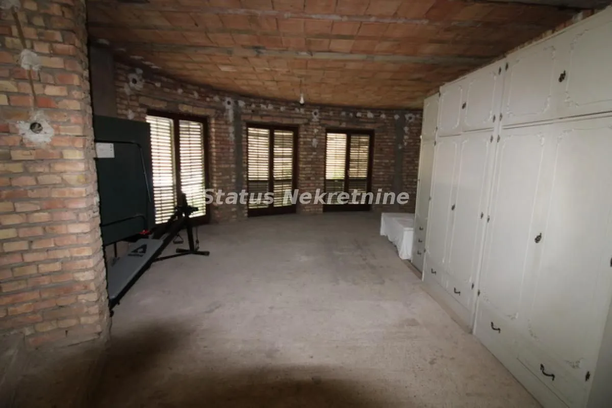 Prodaja, kuća, 416m², Sremska Mitrovica, Srbija