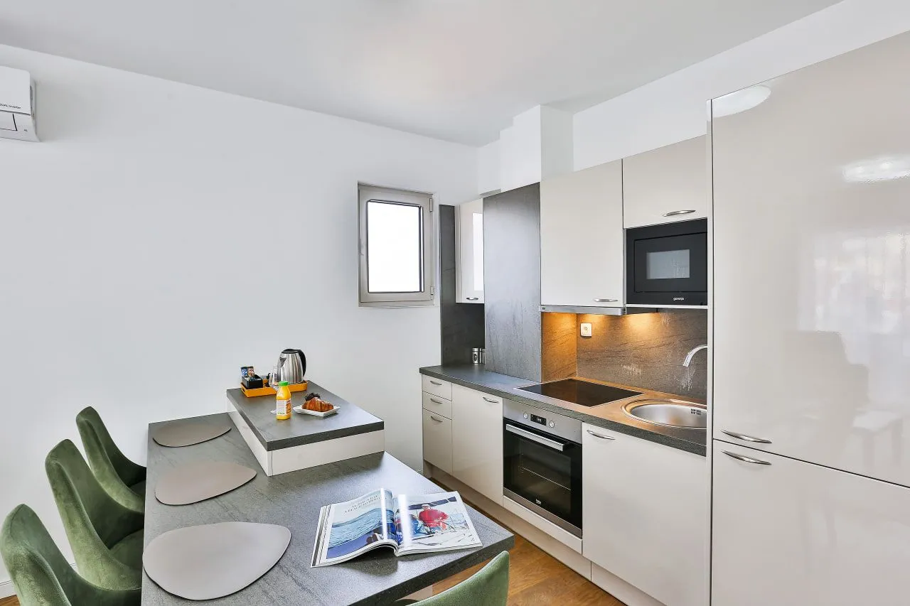 Rent, one bedroom apartment, 43m², Budva okolina, Budva