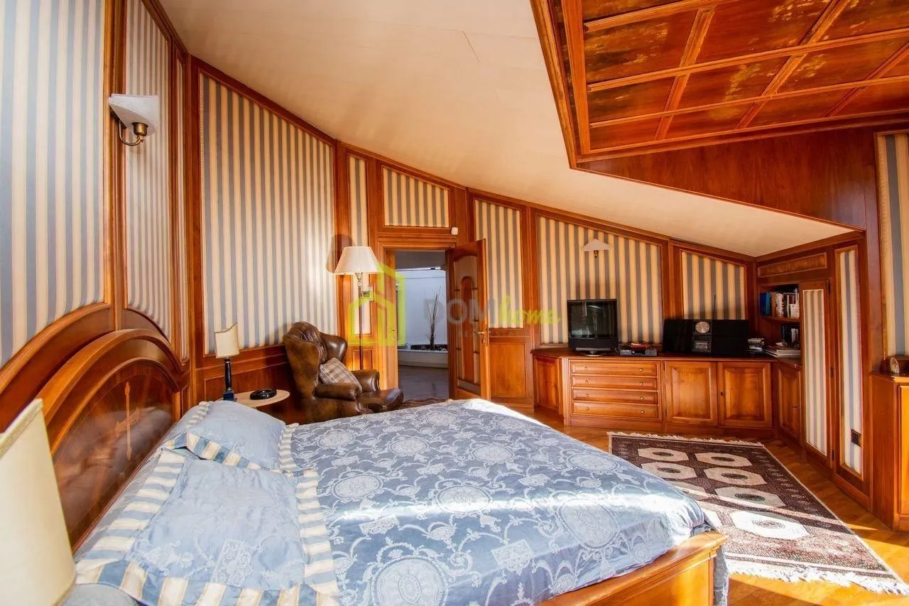 Prodaja, kuća, 750m², Pod Goricom, Podgorica