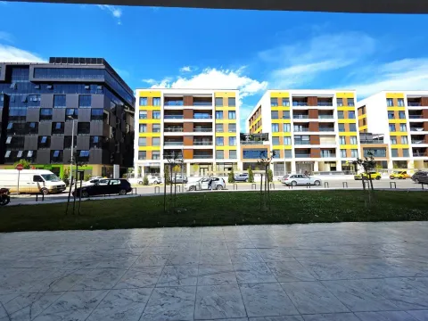 Izdavanje, poslovni prostor, 350m², Central Point, Podgorica - image 10