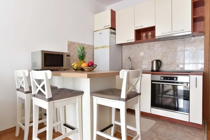 Rent, one bedroom apartment, 45m², Babilonija, Budva