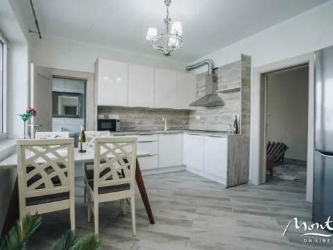 Prodaja, kuća, 314m², Tivat, Crna Gora - image 7