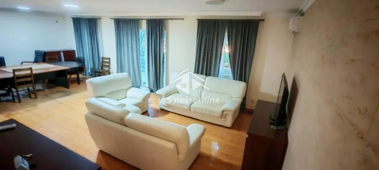 Rent, four bedroom apartment, 160m², Filmski Grad, Beograd