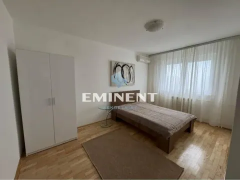 Izdavanje, četvorosoban stan, 120m², Savski Venac, Beograd - image 8