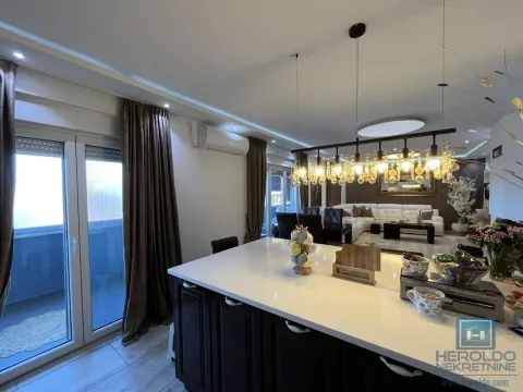 Prodaja, četvorosoban stan, 164m², Centar, Jagodina - image 7