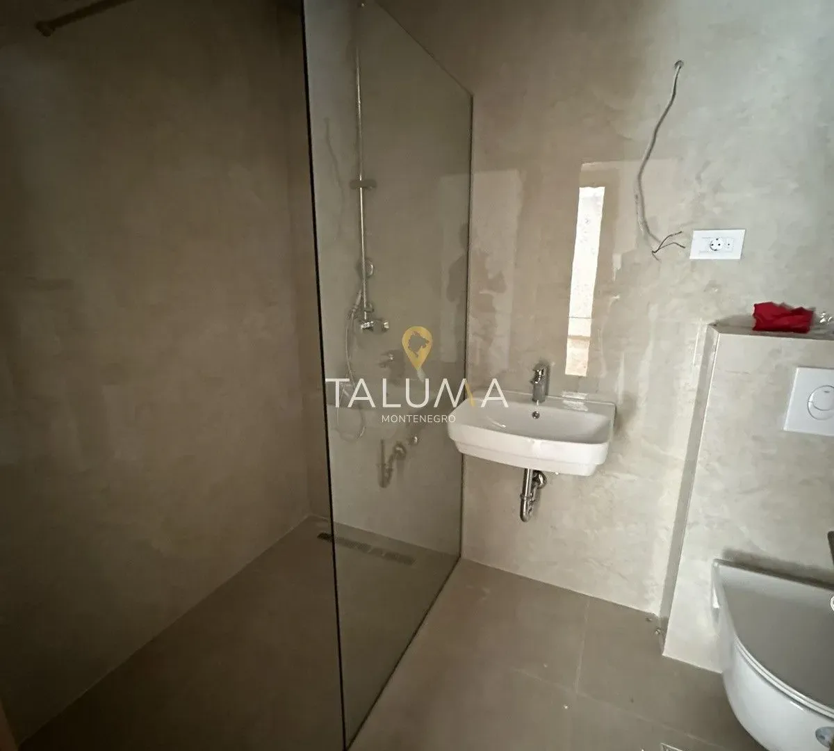 Prodaja, dvosoban stan, 84m², Zagorič, Podgorica