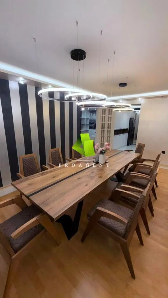 Sale, four bedroom apartment, 156m², Palilula, Niš