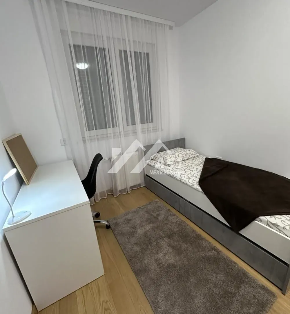 Izdavanje, dvosoban stan, 65m², Centar, Novi Sad