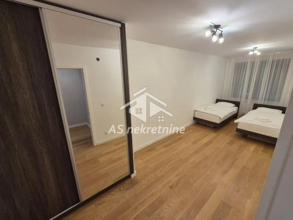 Izdavanje, trosoban stan, 95m², Trošarina, Voždovac Sve Podlokacije