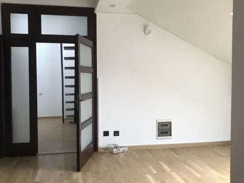 Izdavanje, trosoban stan, 90m², Šumice, Beograd - image 7