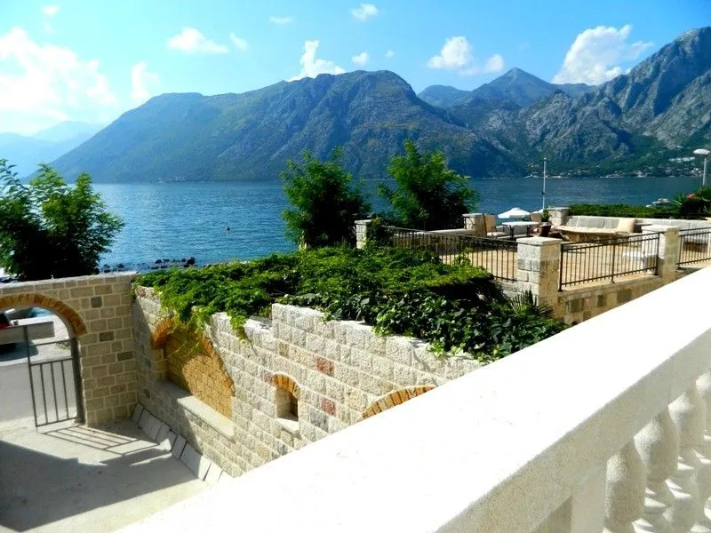 Sale, house, 450m², Dobrota, Kotor