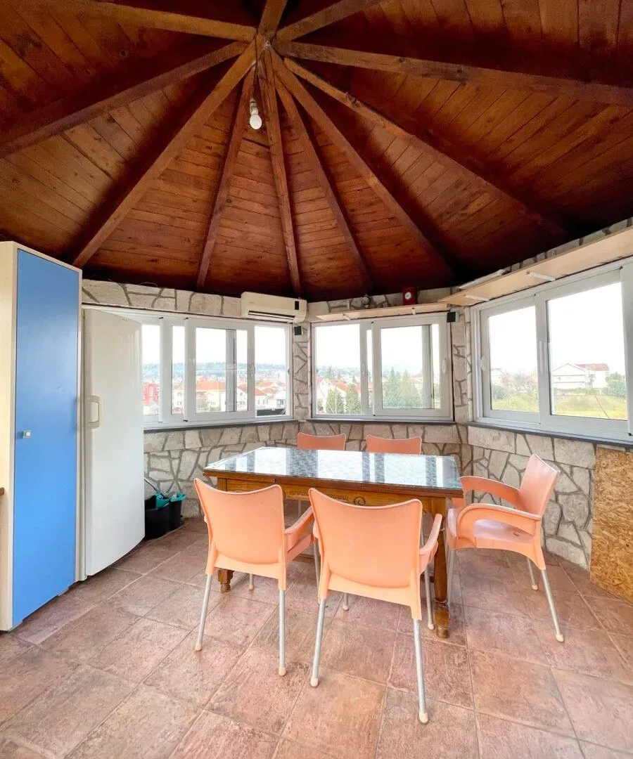 Rent, house, 200m², Konik, Podgorica