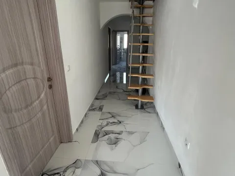 Rent, three bedroom apartment, 80m², Radanovići, Kotor - image 5