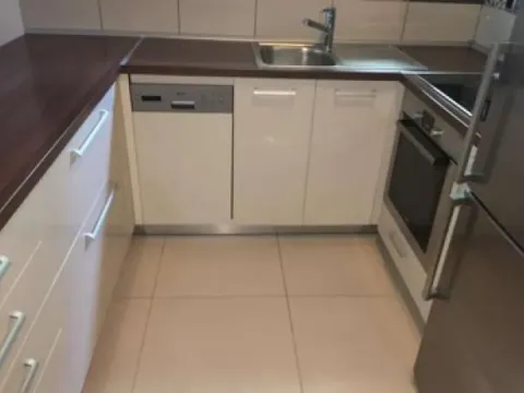 Izdavanje, dvosoban stan, 75m², Savski Venac, Beograd - image 3