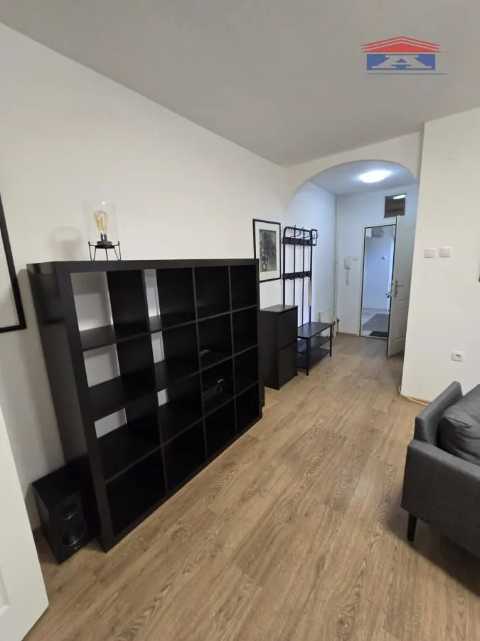 Izdavanje, dvosoban stan, 54m², Grbavica, Novi Sad Sve Podlokacije