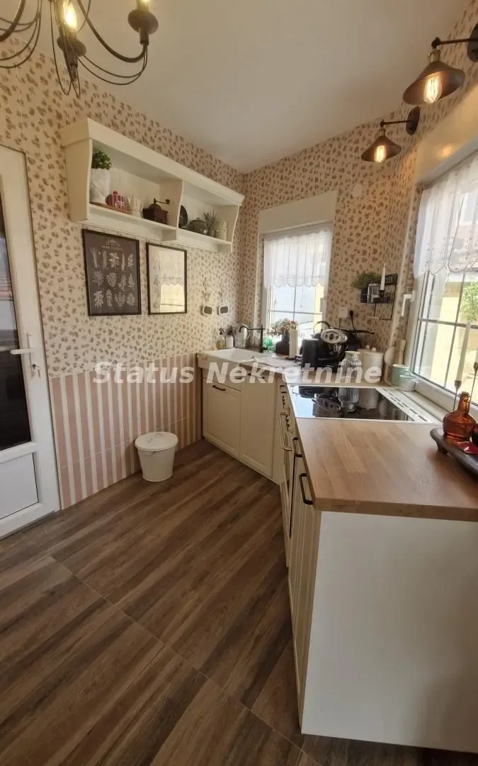 Prodaja, kuća, 285m², Sremski Karlovci, Novi Sad