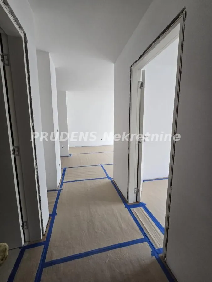 Prodaja, trosoban stan, 79m², Banovo Brdo, Beograd