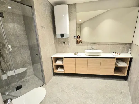 Sale, one bedroom apartment, 67m², Rafailovići, Budva - image 12