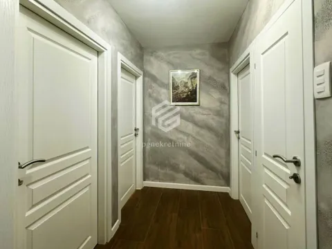 Sale, three bedroom apartment, 74m², Pobrežje, Podgorica - image 12