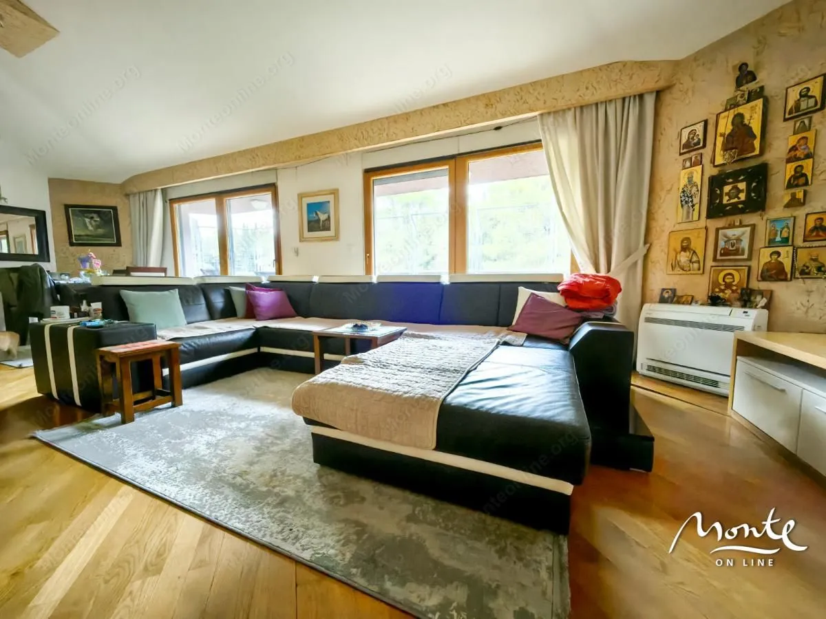 Prodaja, trosoban stan, 196m², Podgorica, Crna Gora
