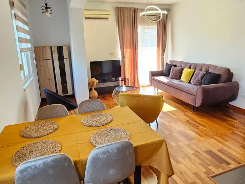 Rent, two bedroom apartment, 64m², City Kvart, Podgorica - image 4