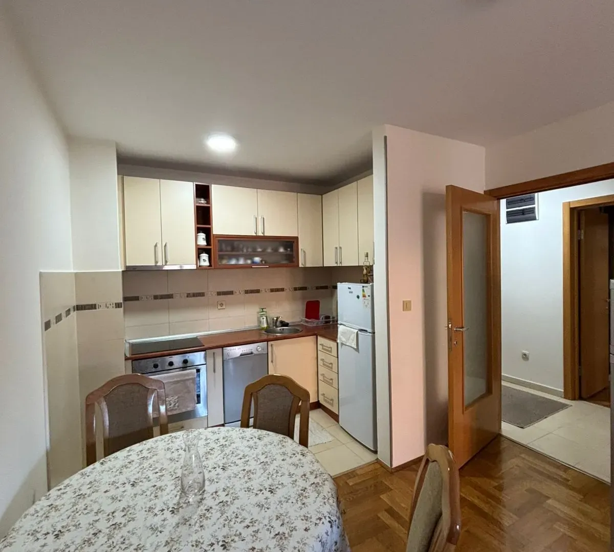 Rent, two bedroom apartment, 70m², Stari Aerodrom, Podgorica