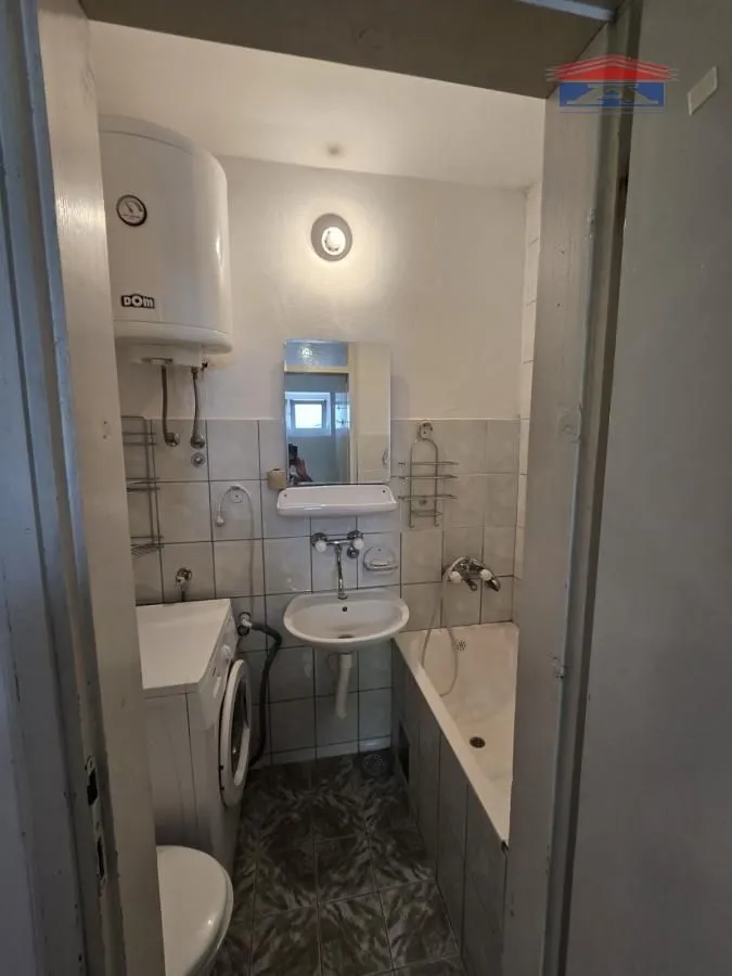 Izdavanje, jednosoban stan, 30m², Grbavica, Novi Sad Sve Podlokacije
