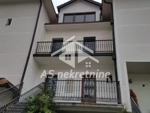 Izdavanje, kuća, 220m², Savski Venac, Beograd - image 23