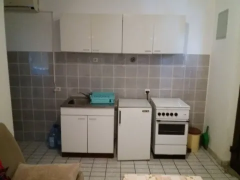 Daily-rent, house, 26m², Sutomore, Bar - image 6