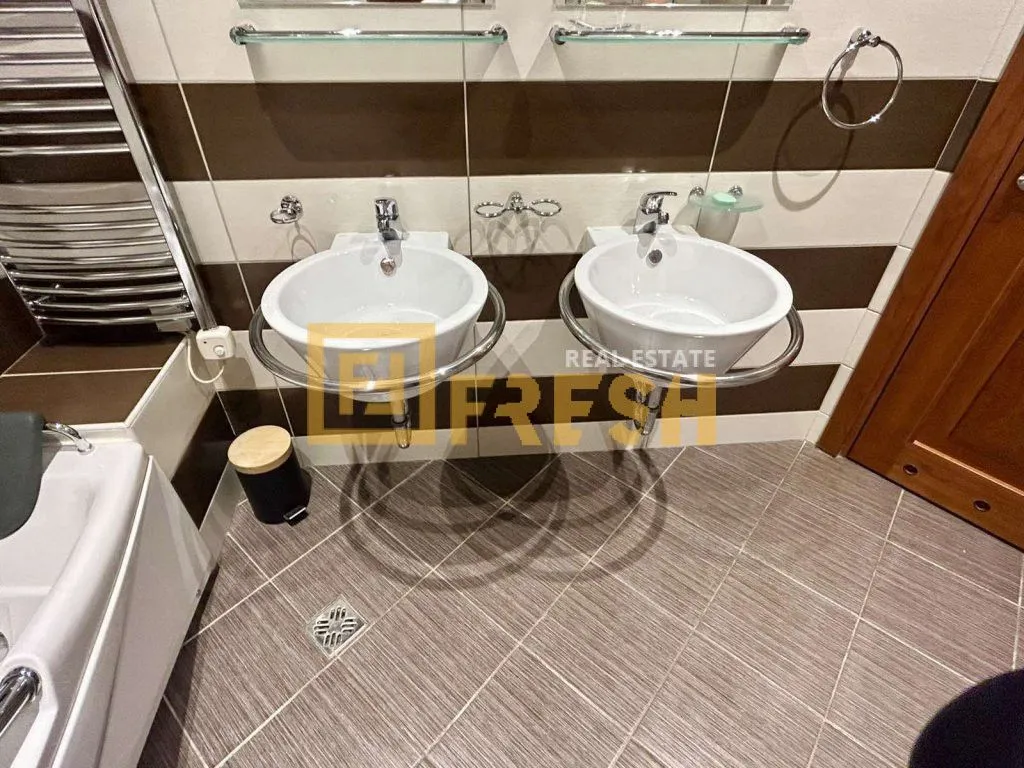 Prodaja, dvosoban stan, 100m², Centar, Podgorica