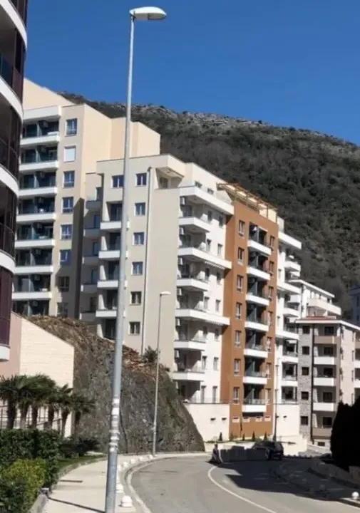 Prodaja, dvosoban stan, 62m², Bečići, Budva