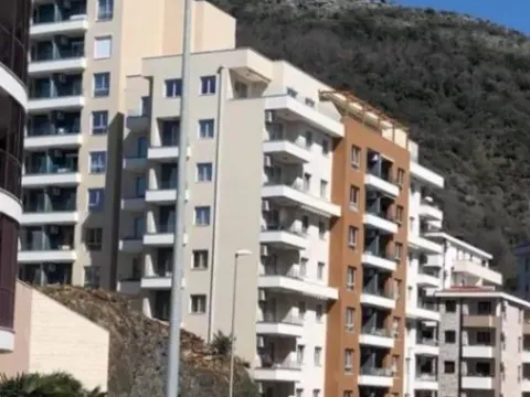 Prodaja, dvosoban stan, 62m², Bečići, Budva - image 1