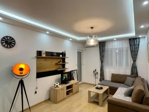 Izdavanje, jednosoban stan, 50m², Podgorica, Crna Gora