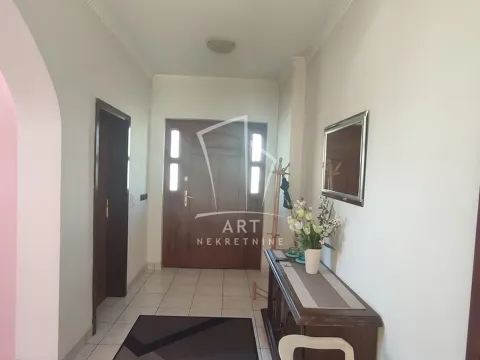 Prodaja, kuća, 221m², Jajinci, Voždovac Sve Podlokacije - image 13