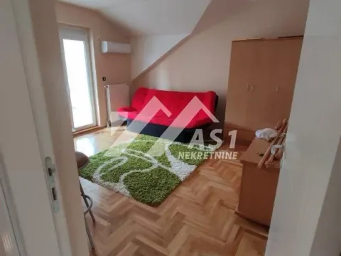 Izdavanje, četvorosoban stan, 112m², Železnička Stanica, Novi Sad Sve Podlokacije - image 7