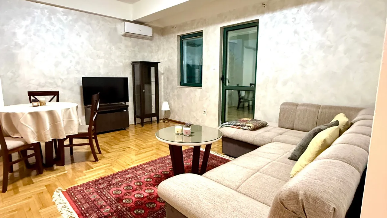 Izdavanje, jednosoban stan, 60m², Centar, Podgorica