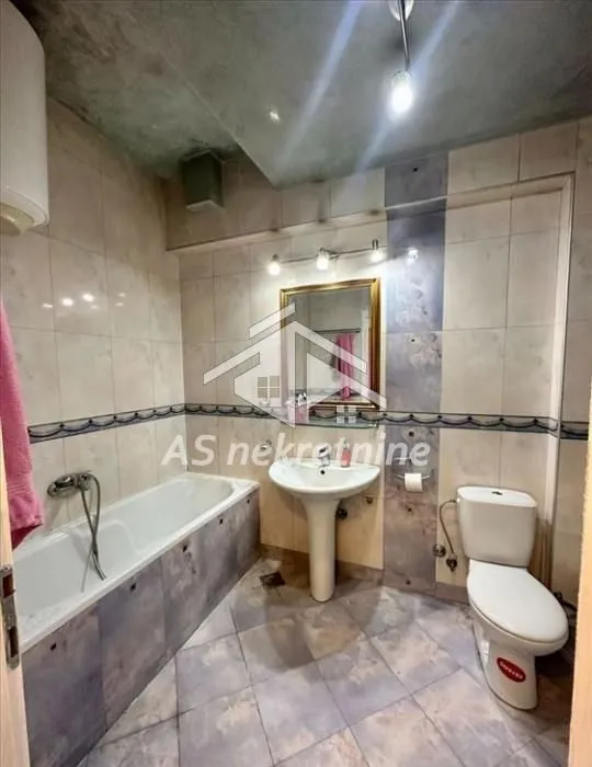 Rent, three bedroom apartment, 80m², Čubura, Beograd