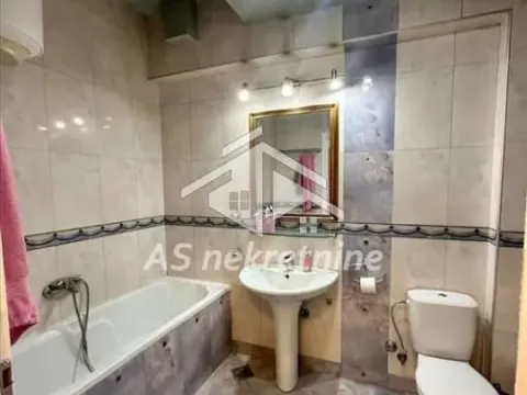 Izdavanje, trosoban stan, 80m², Čubura, Beograd - image 25