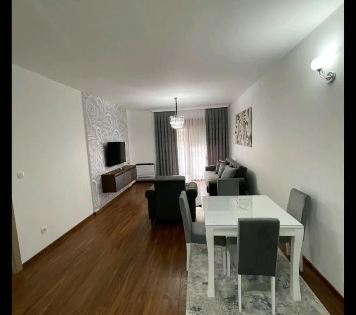 Izdavanje, dvosoban stan, 69m², Master Kvart, Podgorica