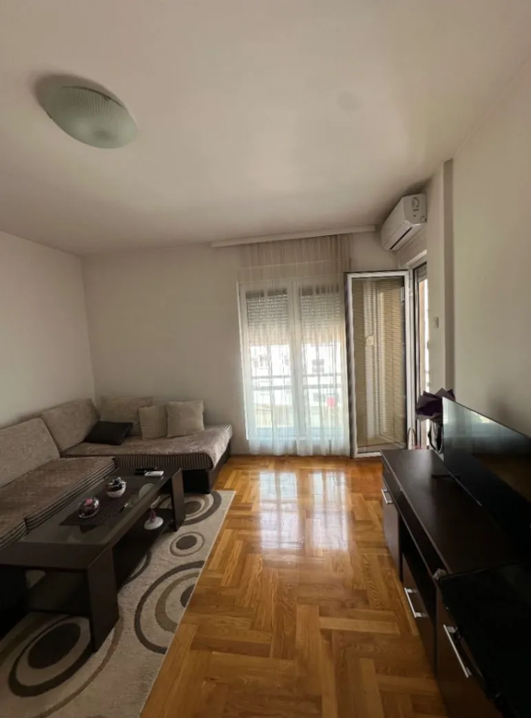 Izdavanje, jednosoban stan, Blok 9, Podgorica