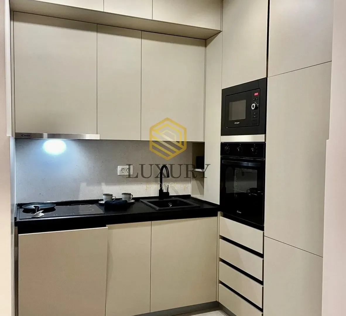 Izdavanje, jednosoban stan, 40m², Central Point, Podgorica